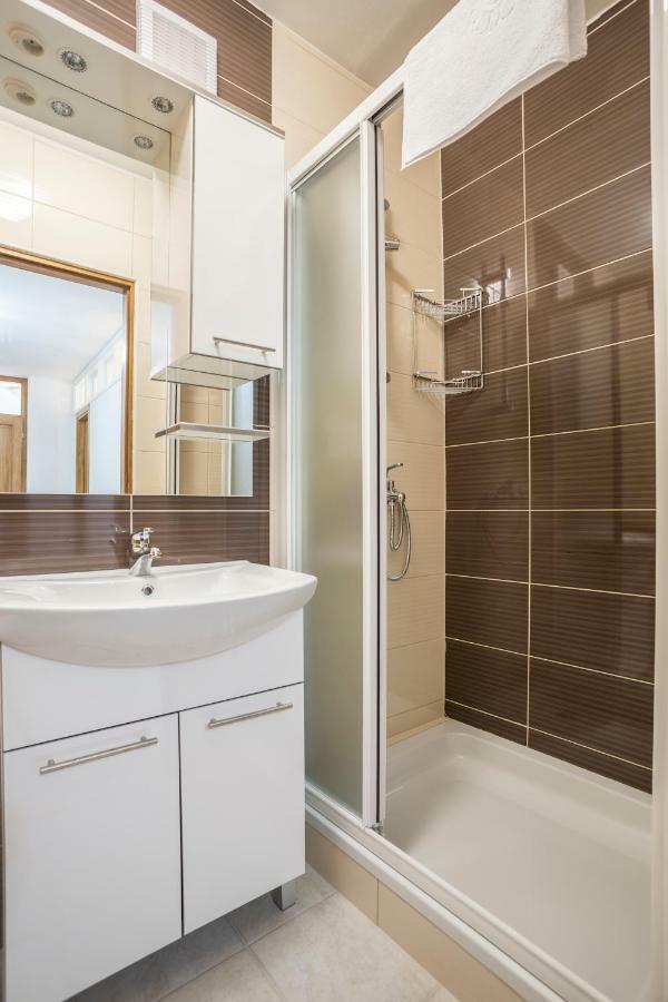 Apartments Bezmalinovic 2 Бол Экстерьер фото