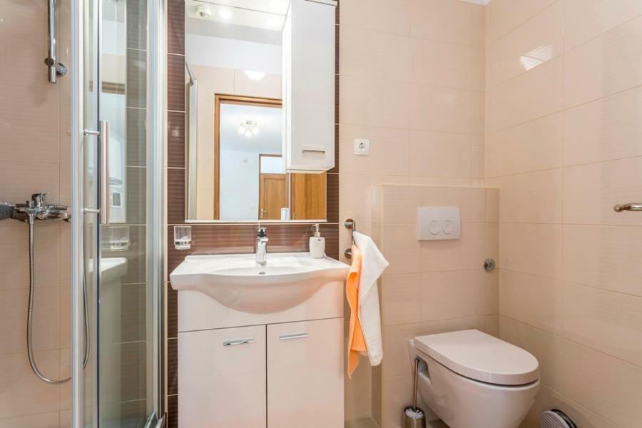 Apartments Bezmalinovic 2 Бол Экстерьер фото