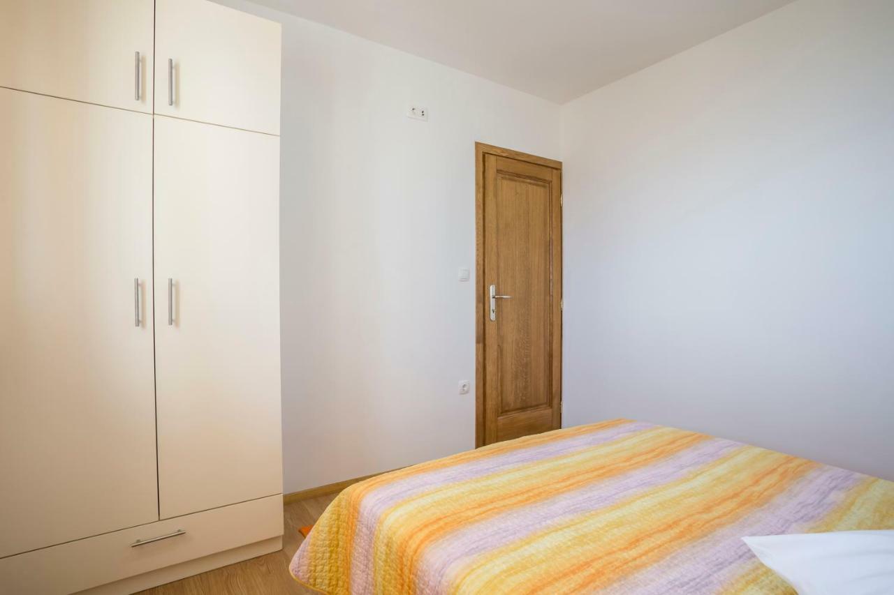 Apartments Bezmalinovic 2 Бол Экстерьер фото