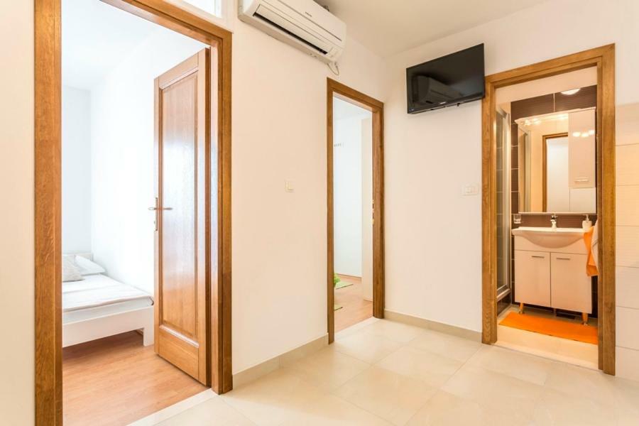 Apartments Bezmalinovic 2 Бол Экстерьер фото