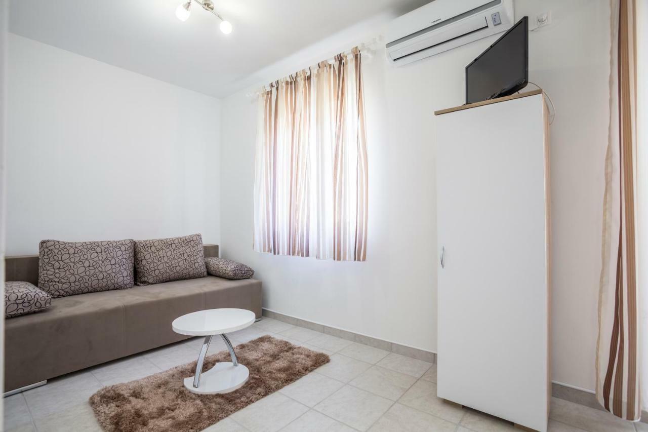 Apartments Bezmalinovic 2 Бол Экстерьер фото
