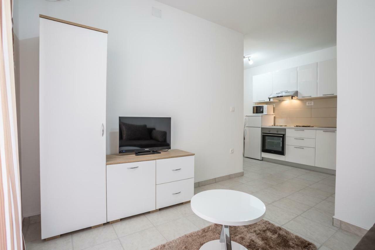 Apartments Bezmalinovic 2 Бол Экстерьер фото