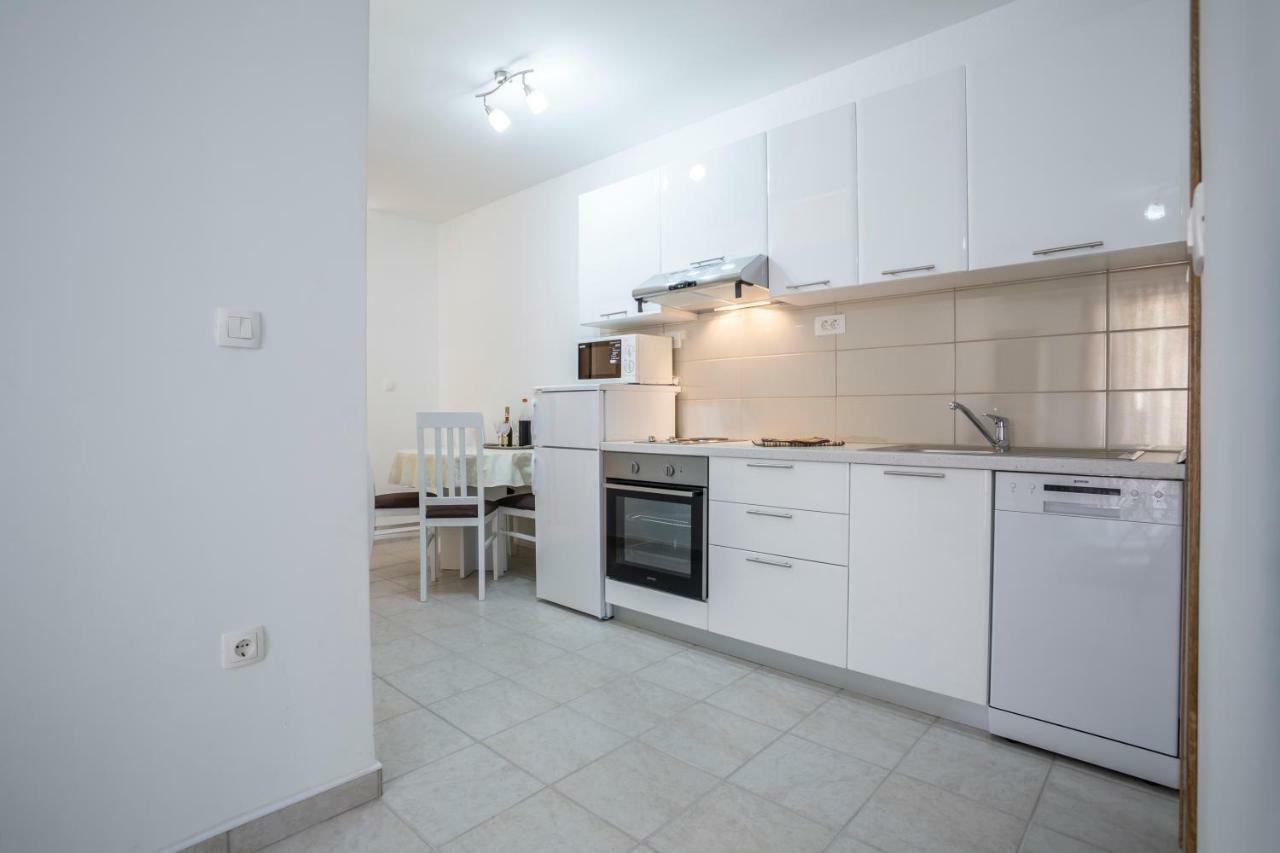 Apartments Bezmalinovic 2 Бол Экстерьер фото